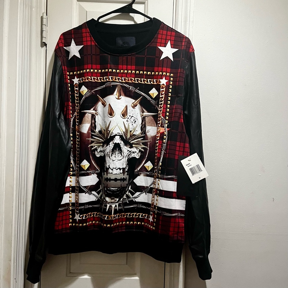 NWT Akademics black and plaid skull head long sleeve top
